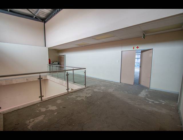 1,596M² OFFICE TO LET IN PARKMORE